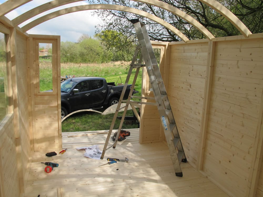 Roof trusses on the shepherd hut